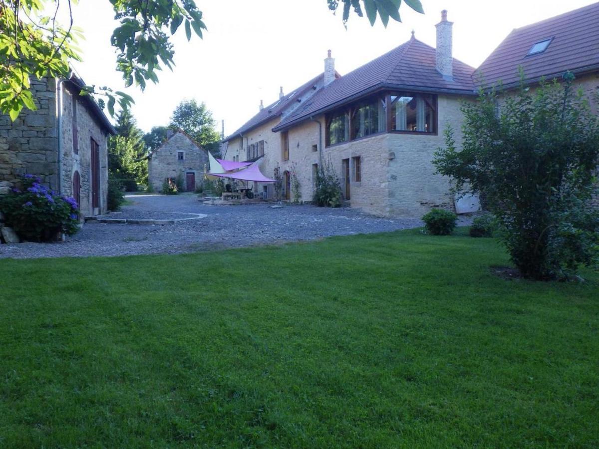Ferienhaus 2 La Grange Des Hirondelles 3 Lits Doubles 6 Adultes Situe Entre Bourgogne Morvan Et Vignoble Maison Entiere Labellisee A De France Sous 71 G 2005 Labellise 3 Epis - Loft Grand Volume Dans Corps De Ferme Renovee Chez Maymard Yannick